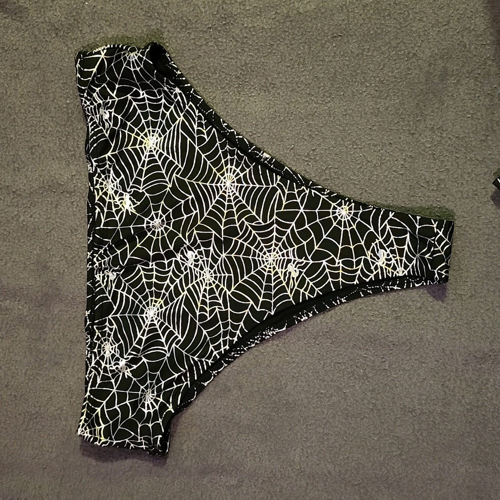 💙SPIDER WEB FESTIVAL OUTFIT SIZE LARGE - Picture 3 of 7